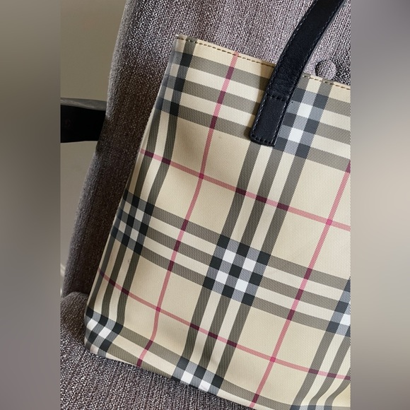 Authentic Burberry bag - Picture 7 of 16